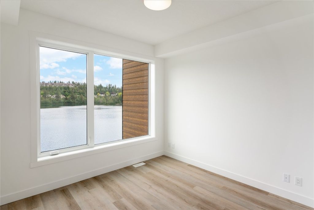 listing image 16516323202294015687