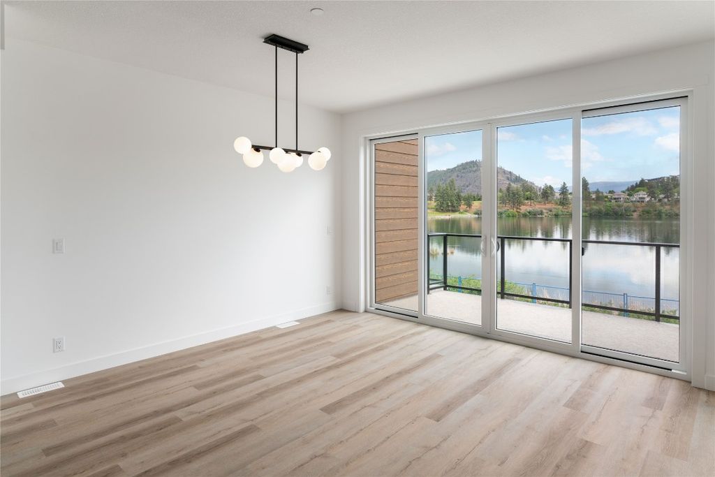 listing image 16515343139314650972