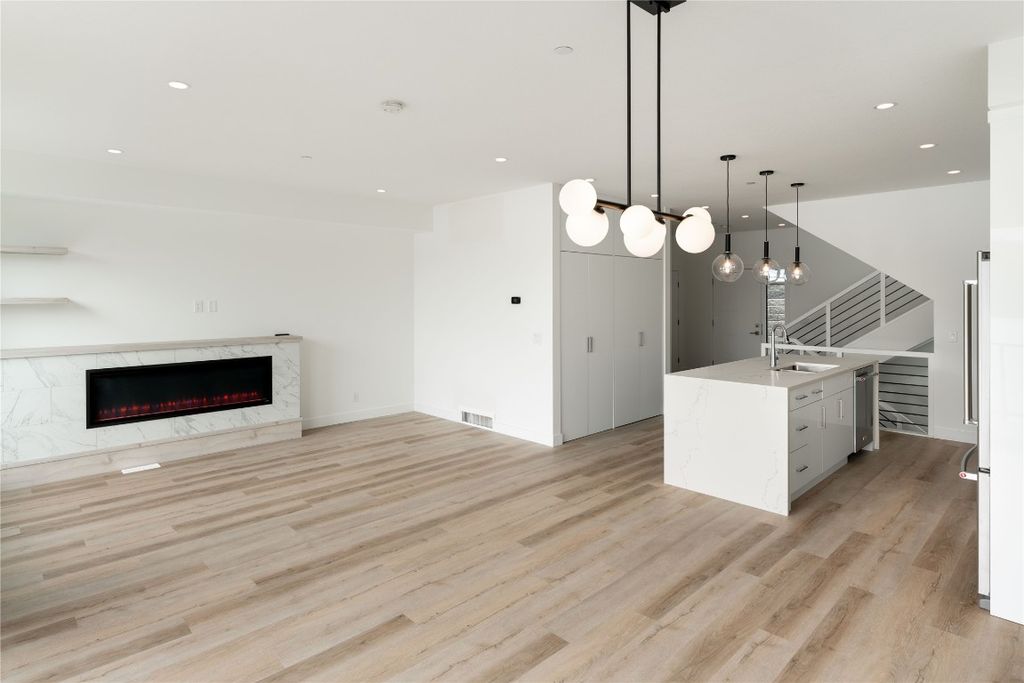 listing image 16514607128903354494