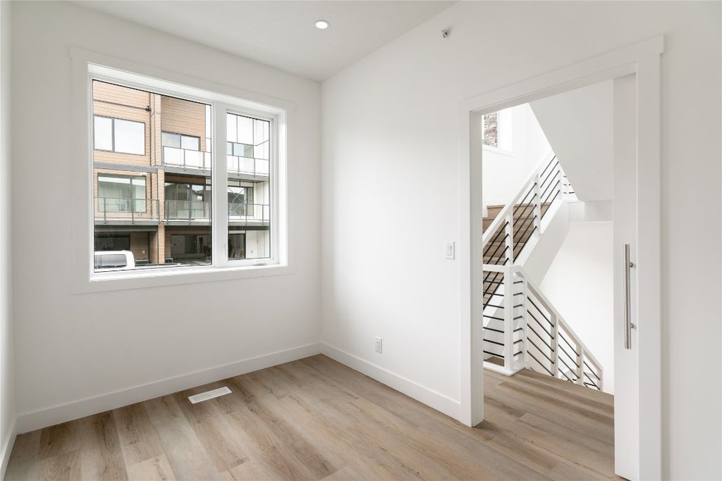 listing image 16515128911244145352