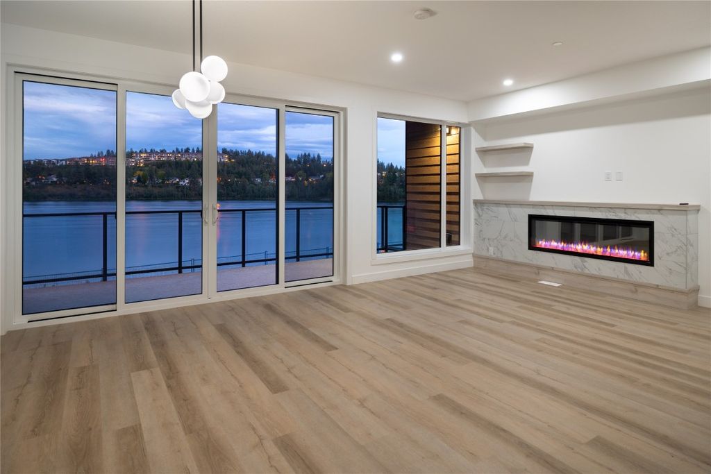listing image 16511676524054820324