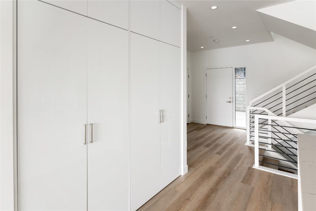 listing image 16512263567005369506