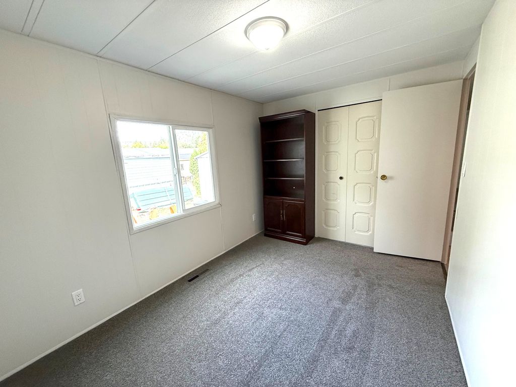 listing image 16514553182962939836