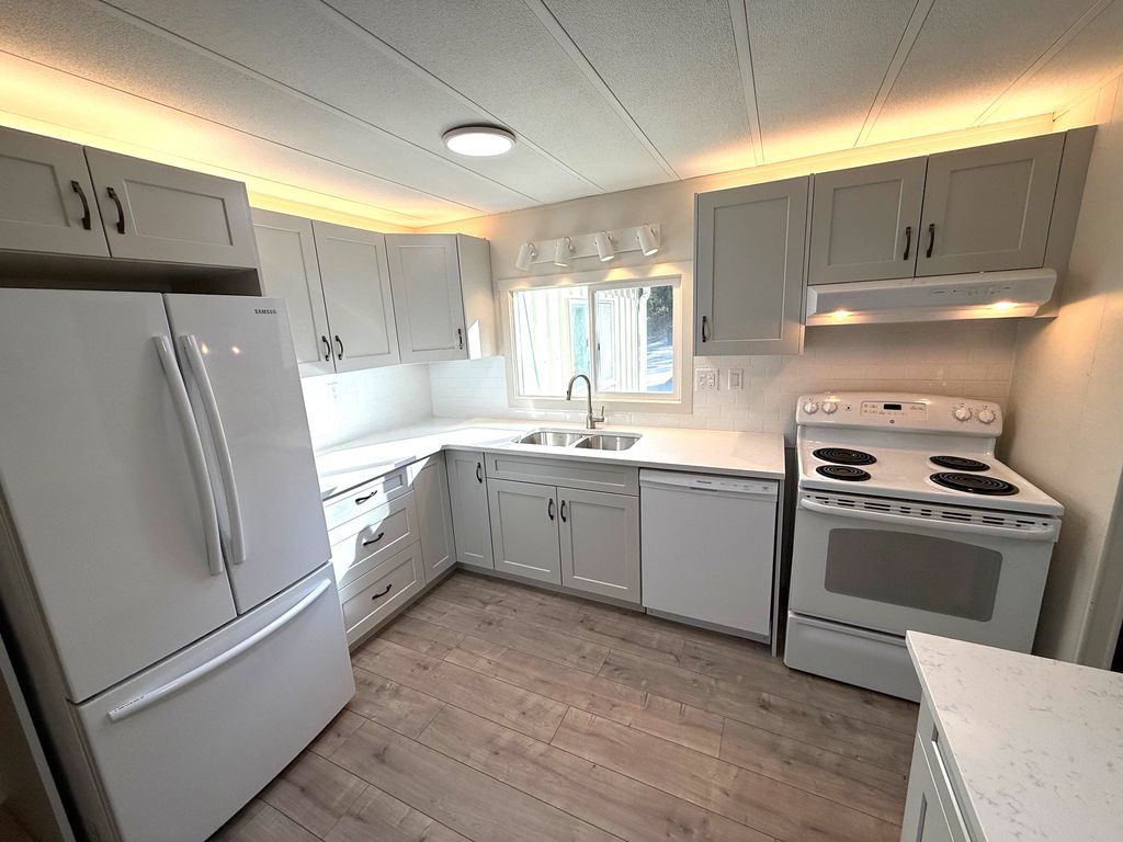 listing image 16518745764205322434
