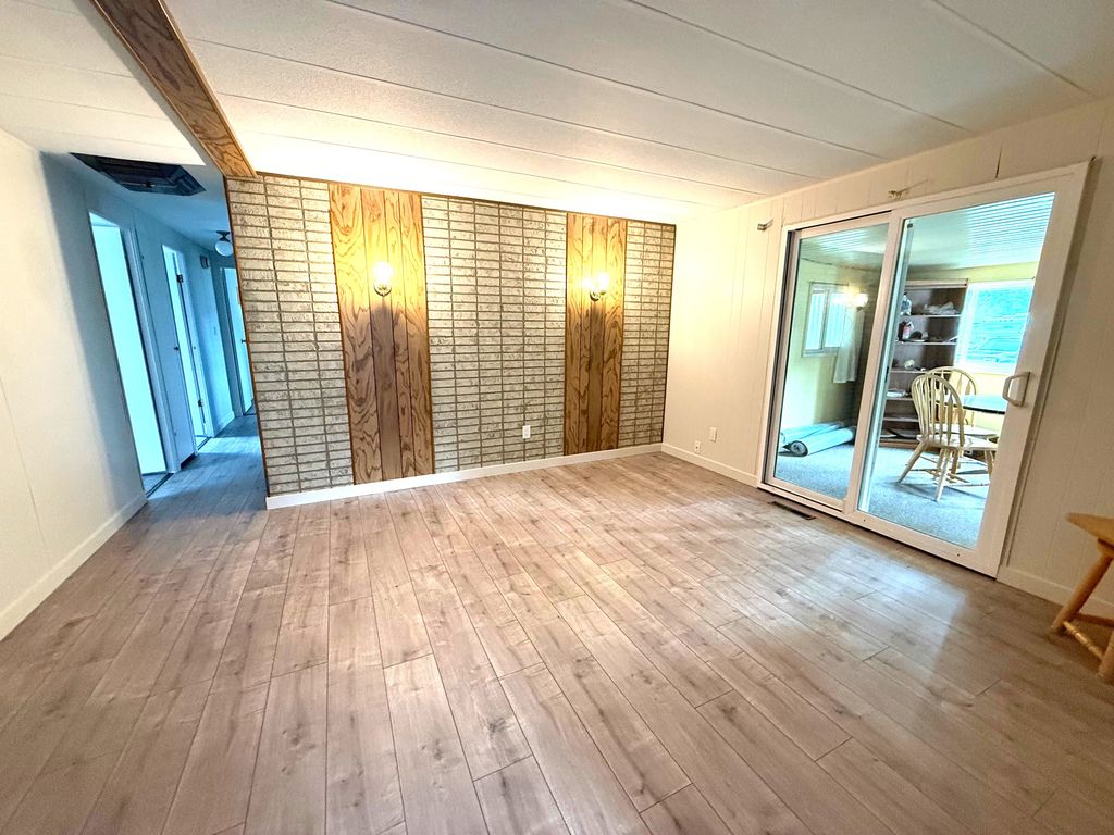 listing image 16514293399282866900