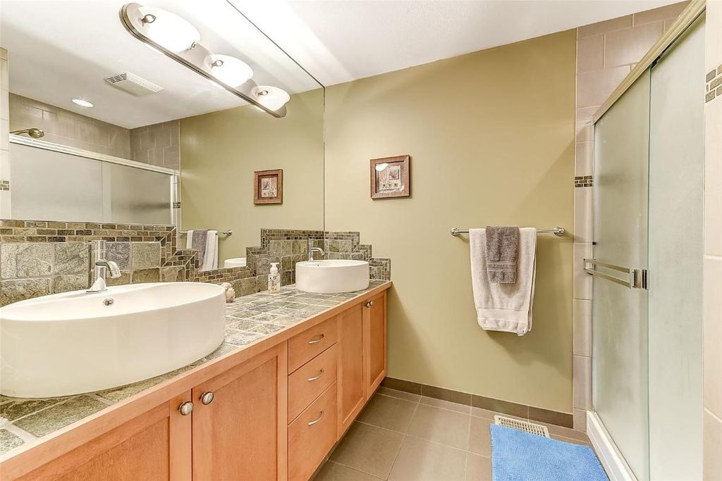 listing image 16517440090623253823