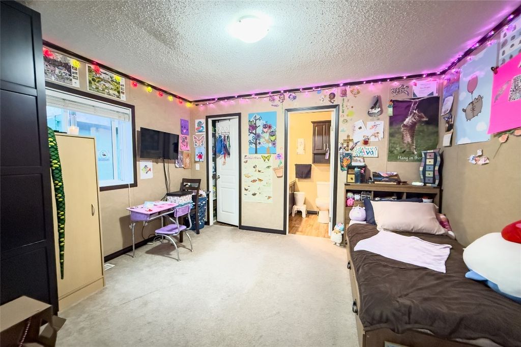 listing image 16515707452821730727