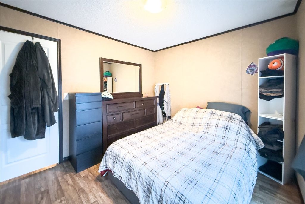 listing image 16510243282354685006