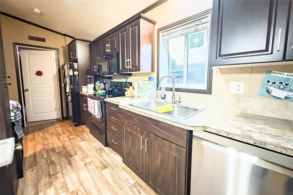 listing image 16515843402548562526