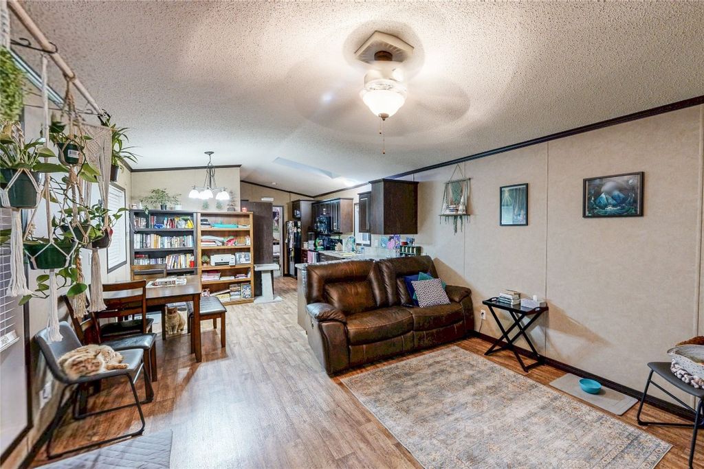 listing image 16515706470253939015