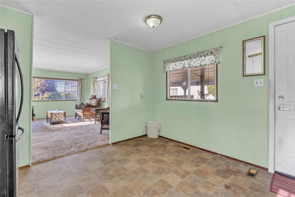 listing image 16517879142425571416