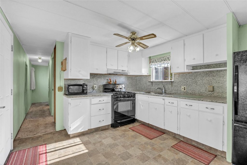 listing image 16514069238081875048