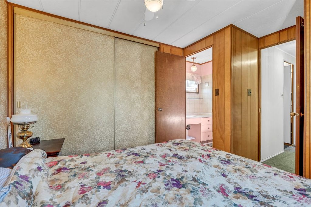 listing image 16511762933323719635