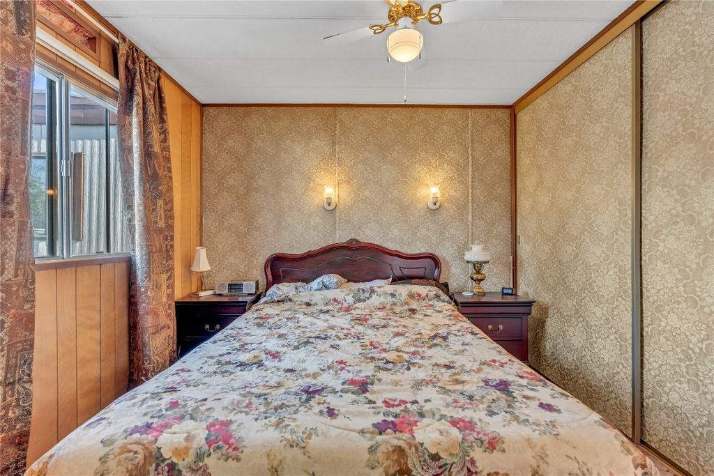 listing image 16514554316933144745