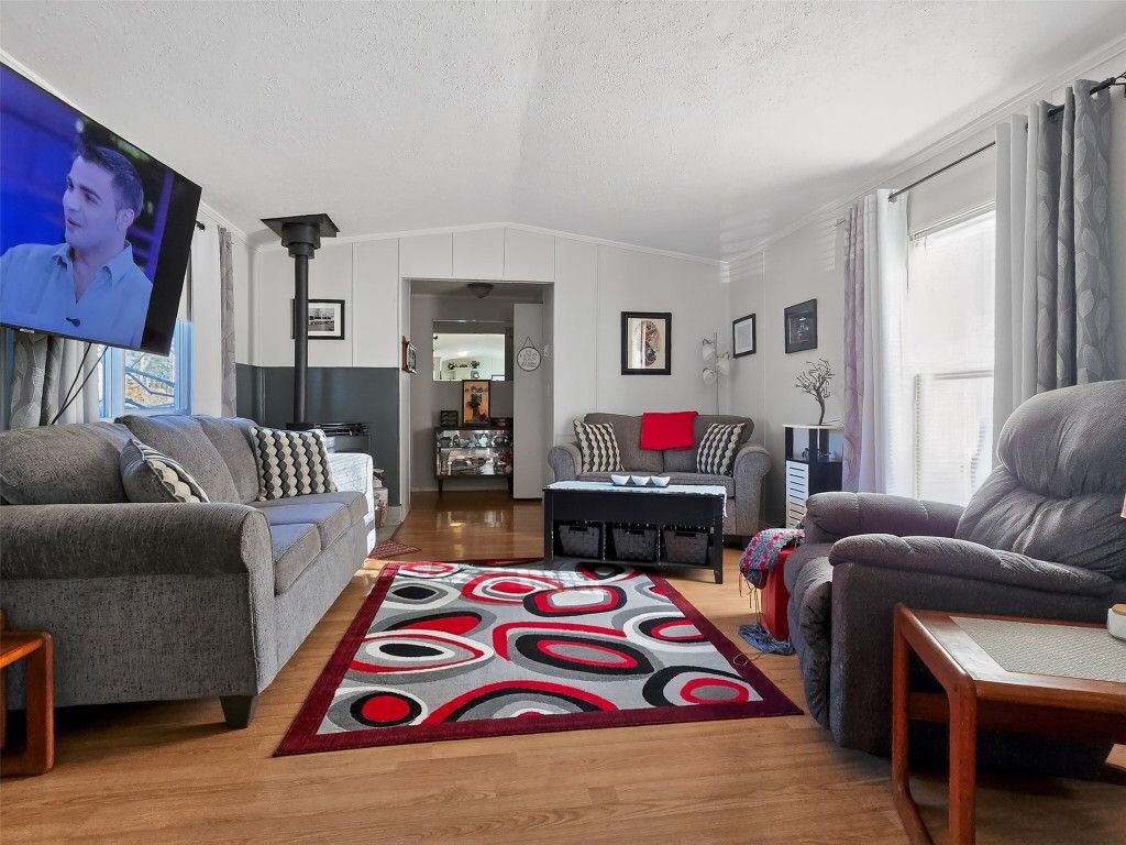 listing image 16511213354974898393