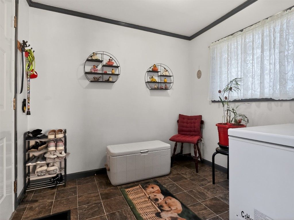 listing image 16517585502175067848