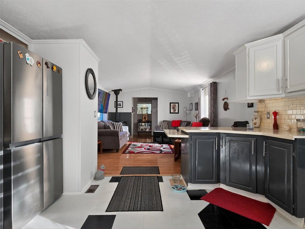 listing image 16511860354021215261