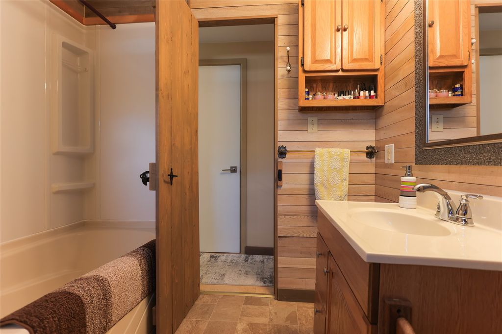 listing image 16516966657021303128