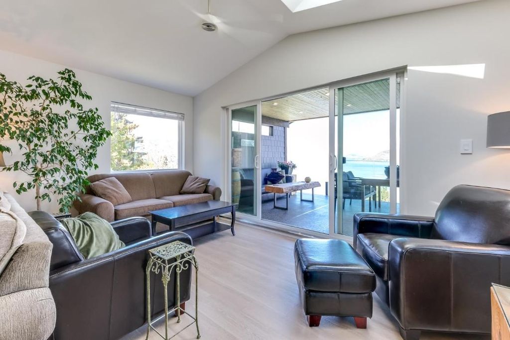 listing image 16512383225527350182