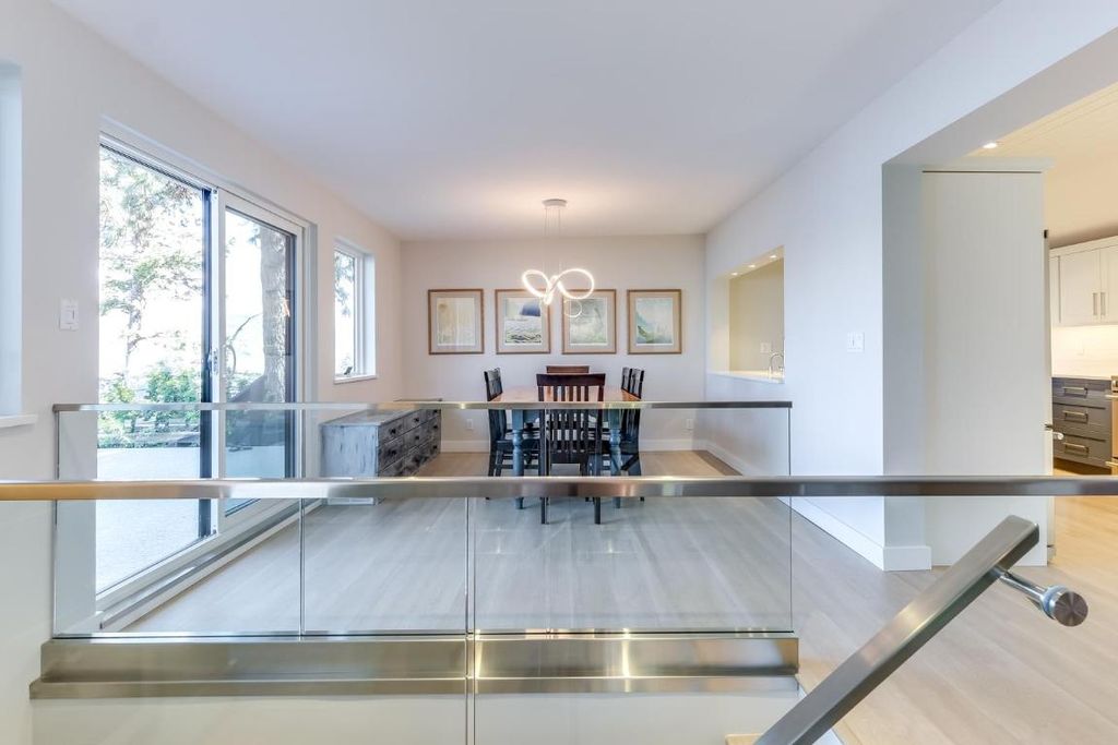 listing image 16514273778101853318