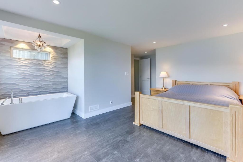 listing image 16516952757473251171