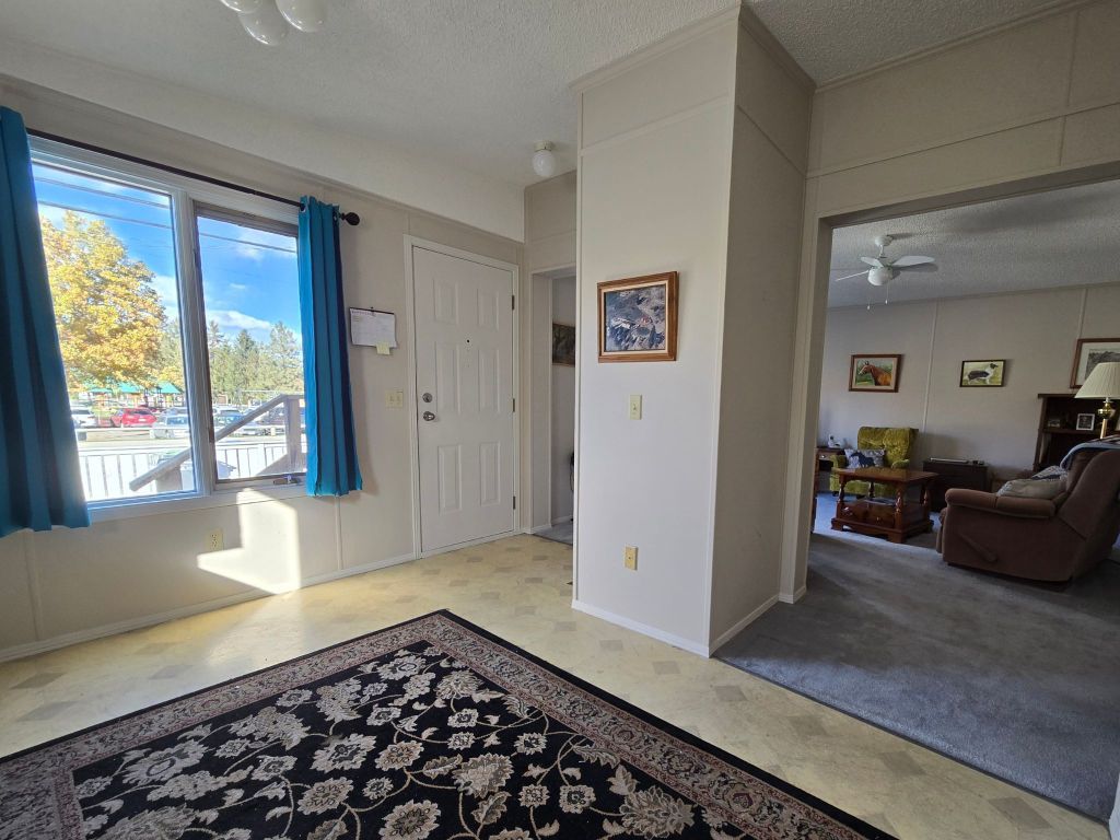 listing image 16516902605036026942