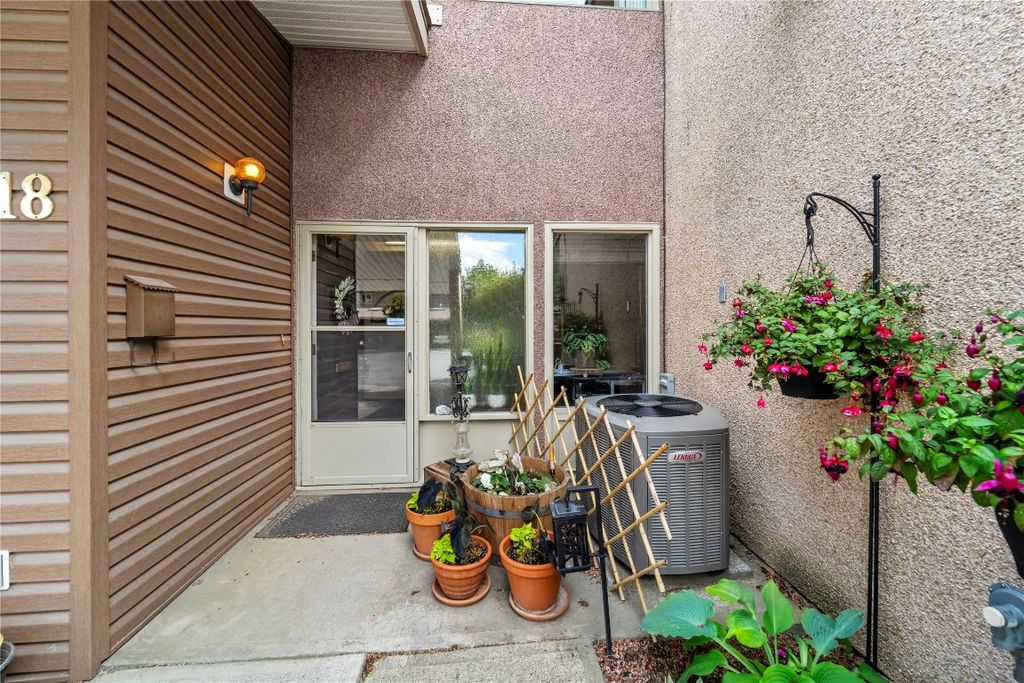 listing image 16519921916439116575