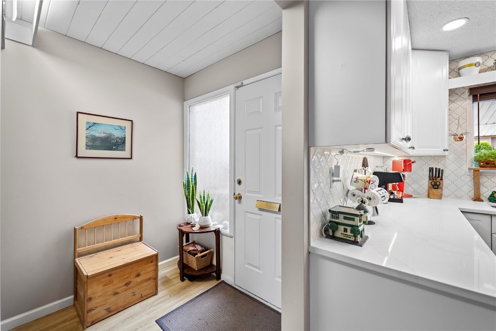 listing image 16518644771221517742