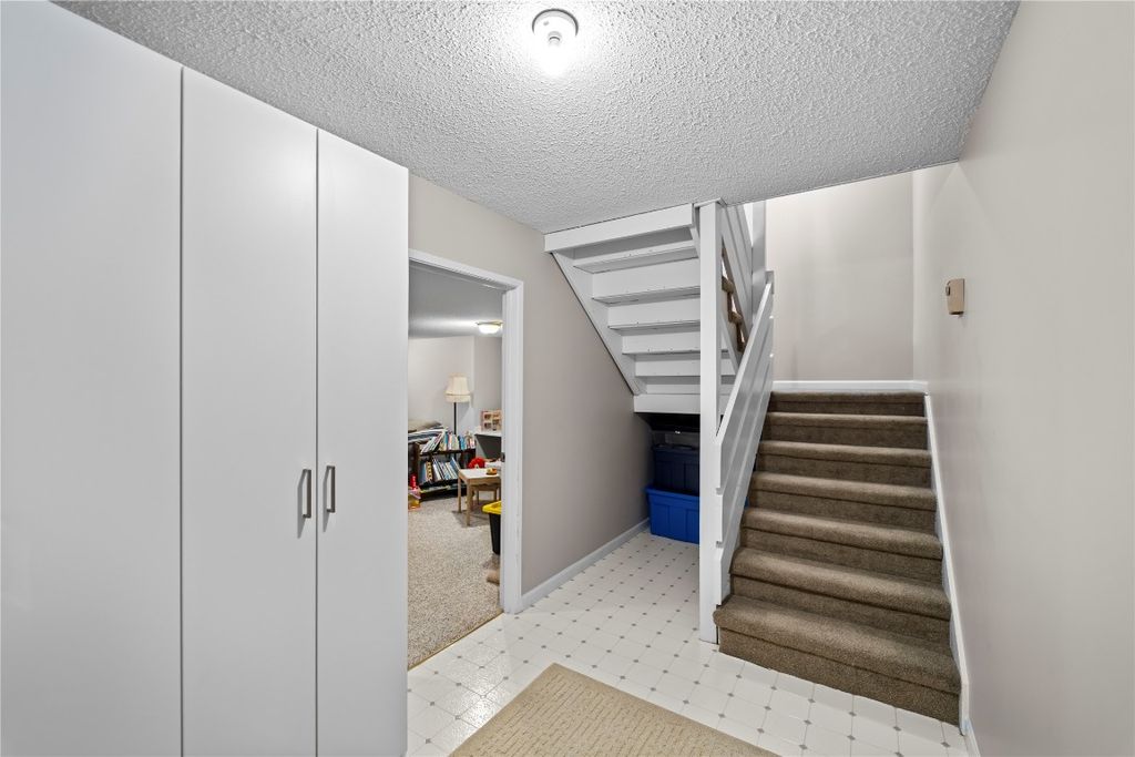 listing image 16514558492380162369