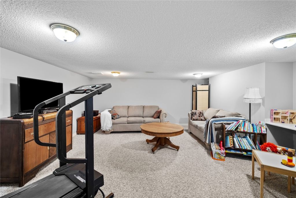 listing image 16515818118201408086