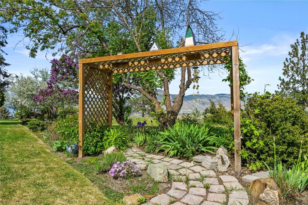listing image 16517709484961599429