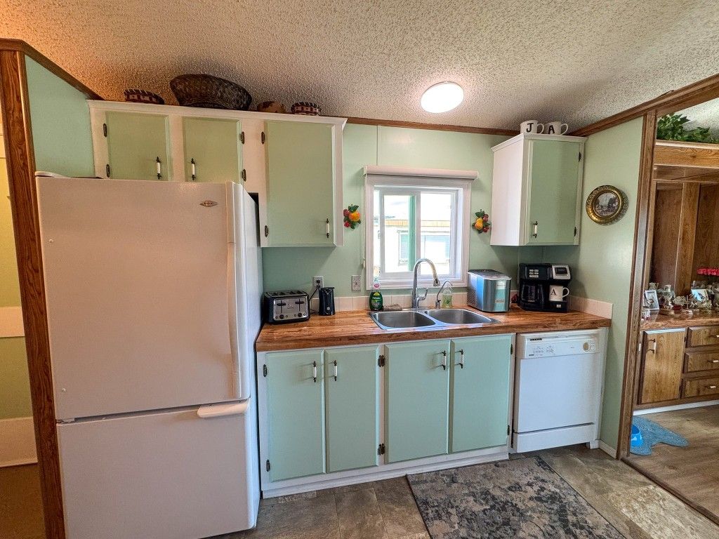 listing image 16516593838618954249