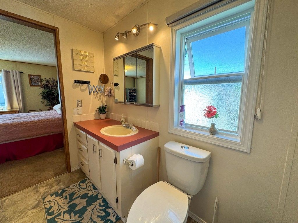 listing image 16512390648392715385