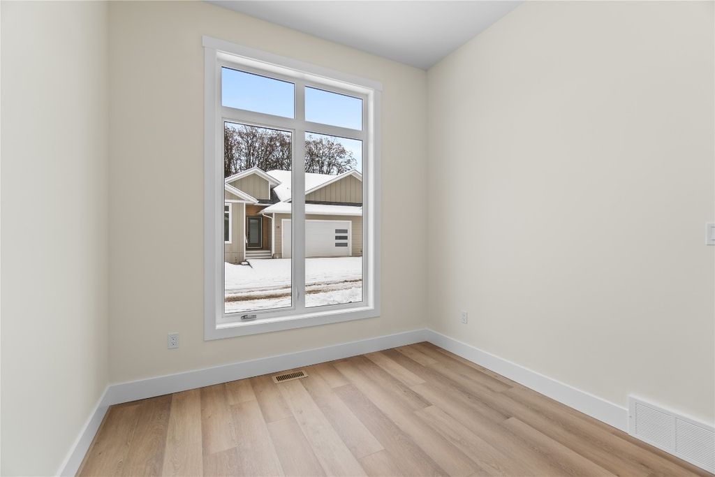 listing image 16517099884563848380