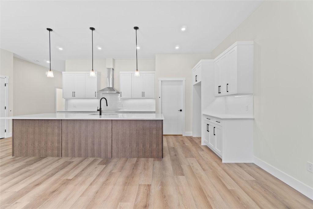 listing image 16517111323005301646