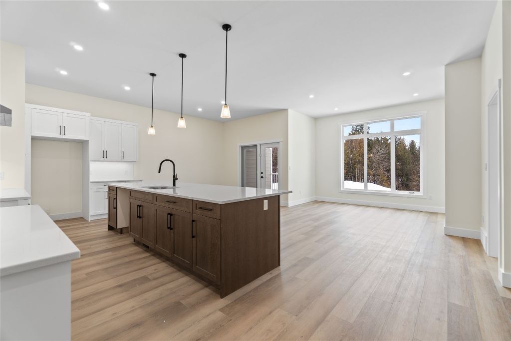 listing image 16518086271314667580