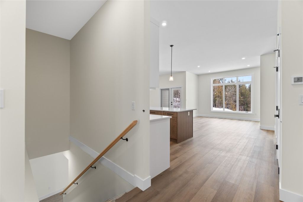 listing image 16510025804744919676