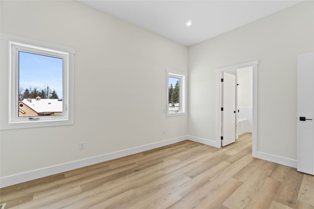 listing image 16516334654952068016