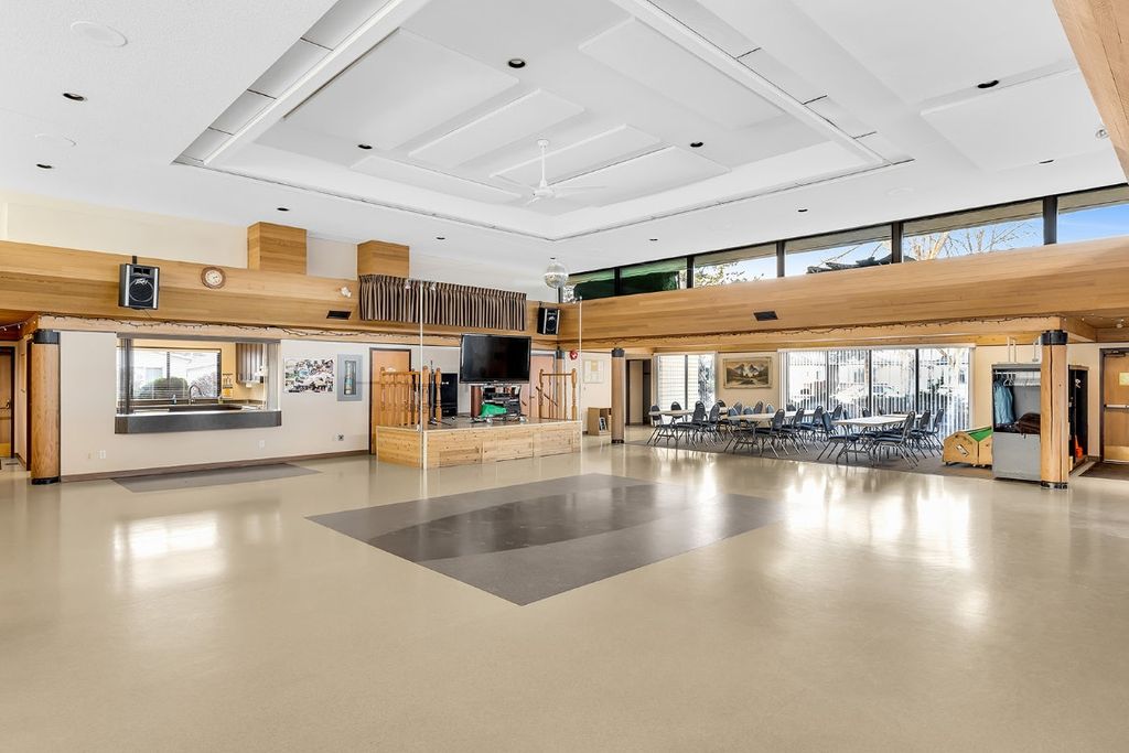 listing image 16519756248067766474