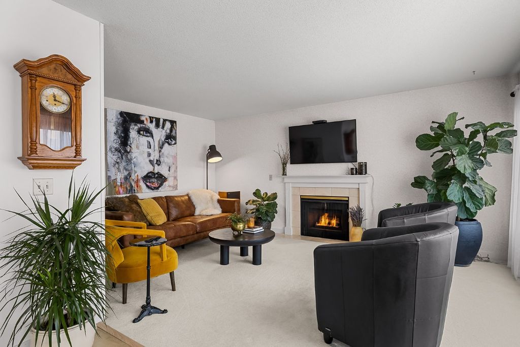 listing image 16513484429770930605