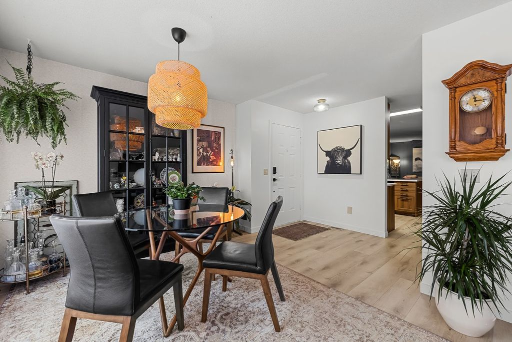 listing image 16514376336562096625