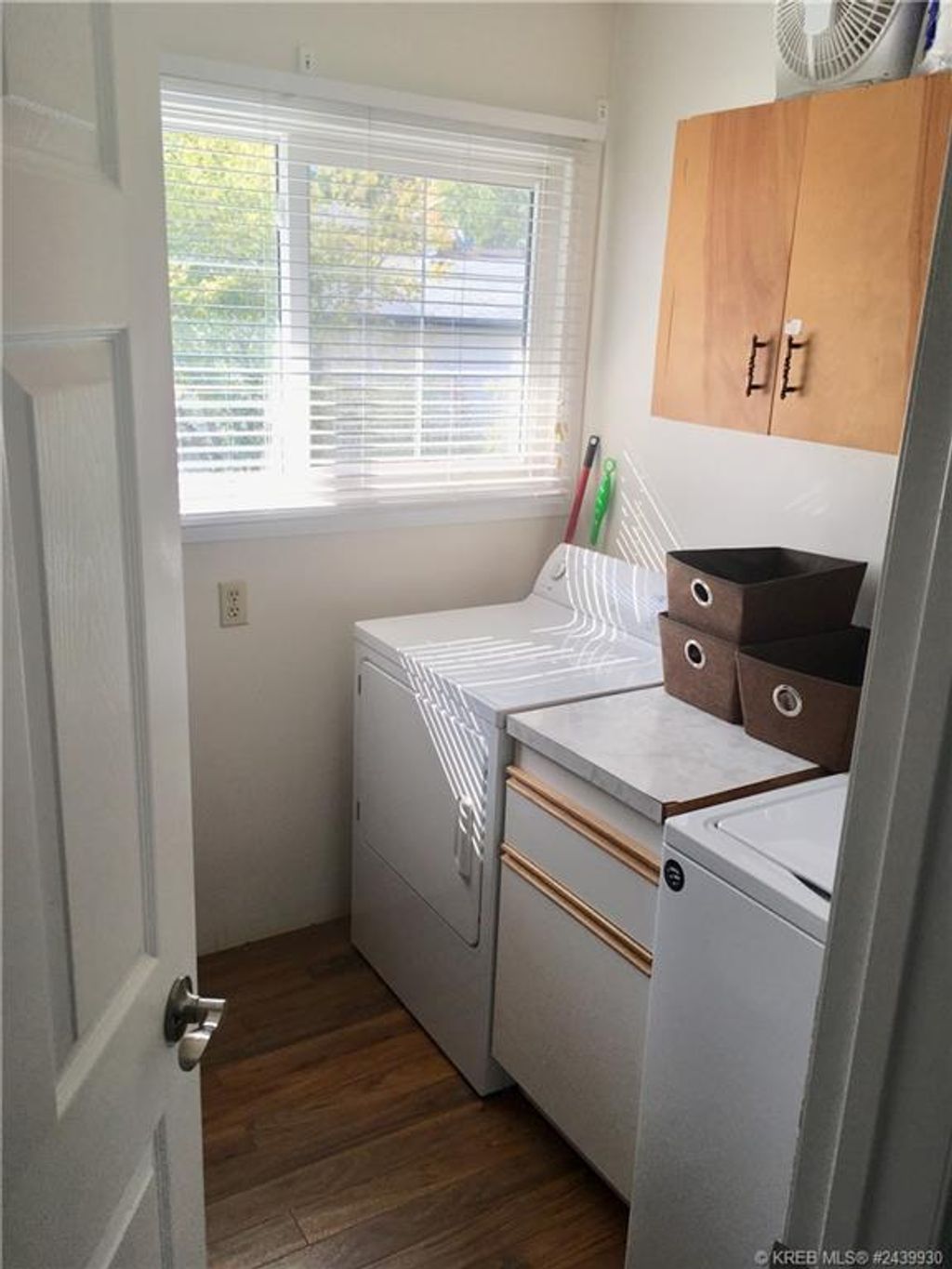 listing image 16511972651725674358