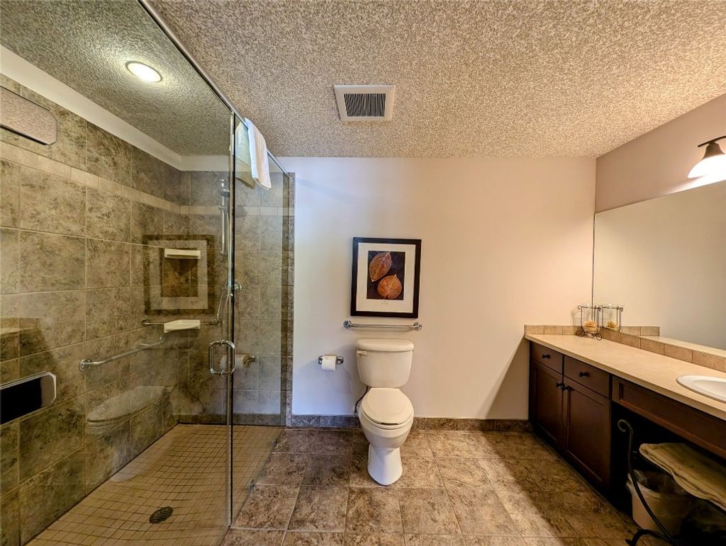 listing image 16516605080928792752