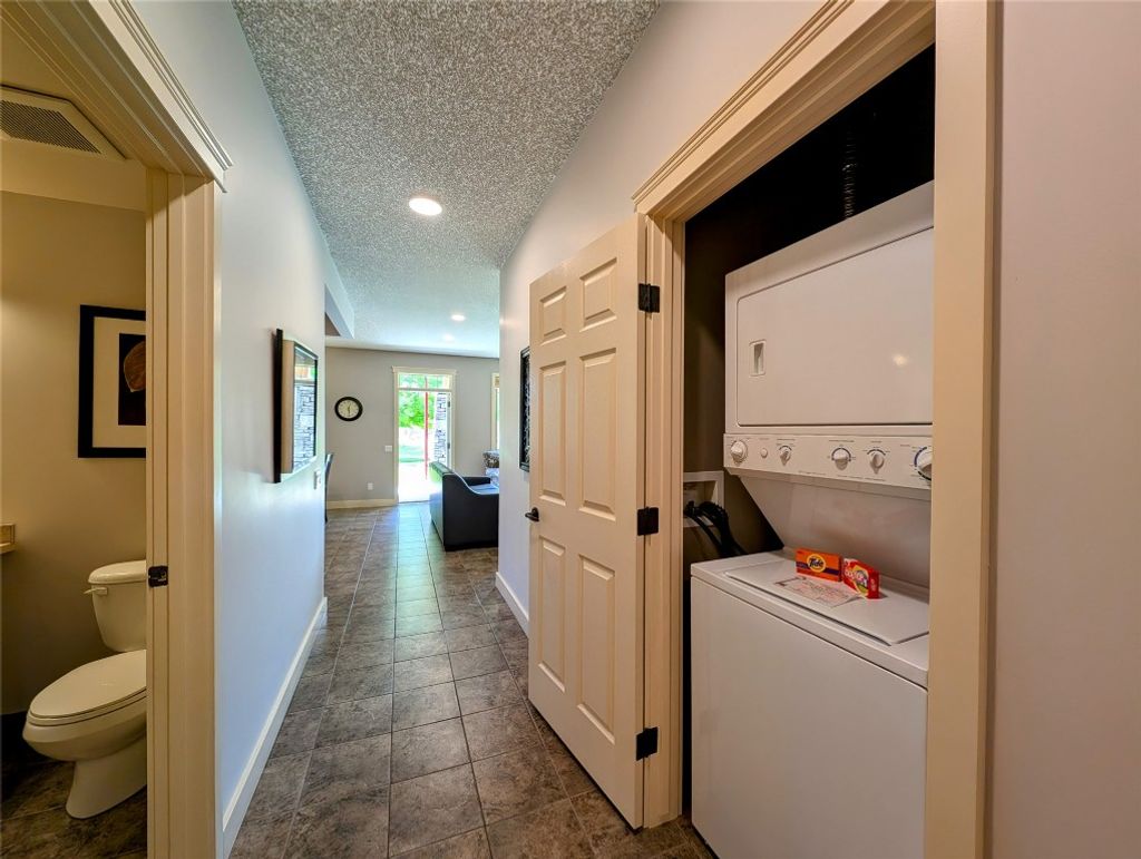 listing image 16519432931395125971