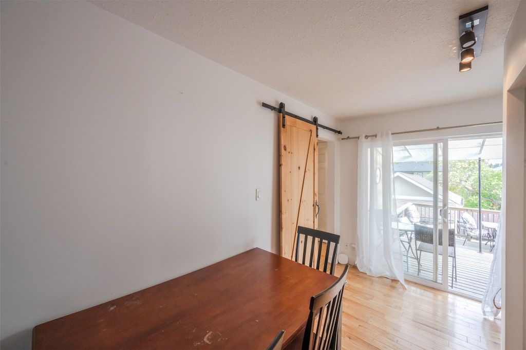listing image 16511478068489219362