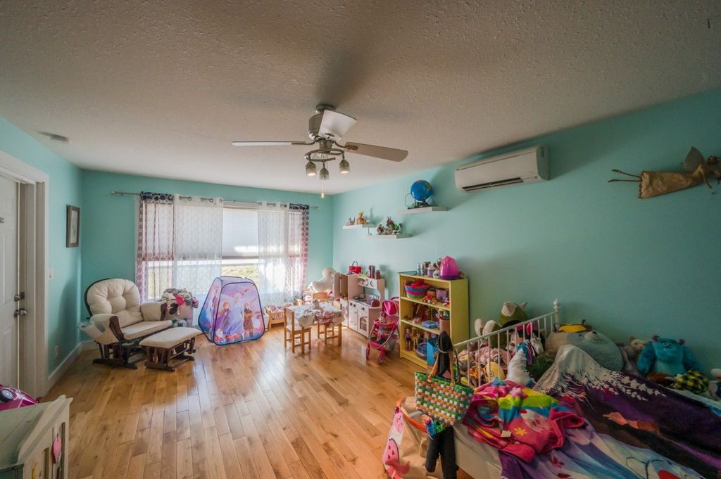 listing image 16512180277111395423