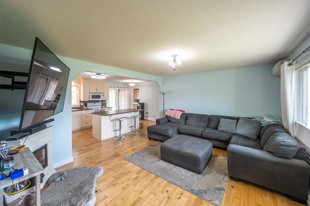 listing image 16515138018838248934