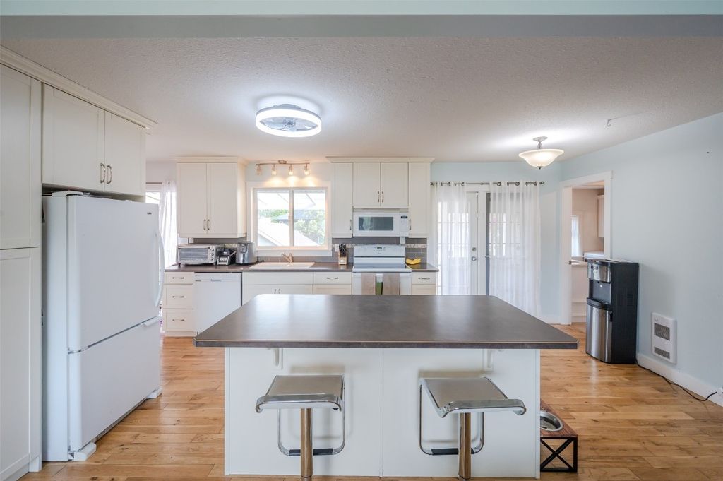 listing image 16512340281307717769