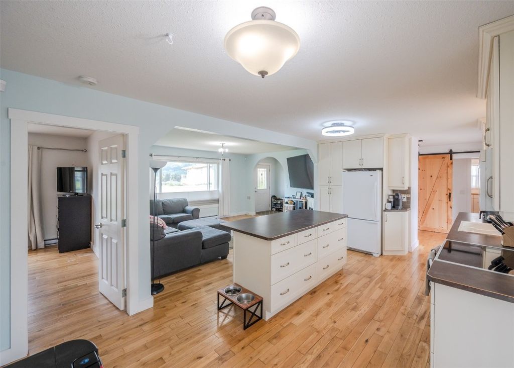 listing image 16519782342364228693
