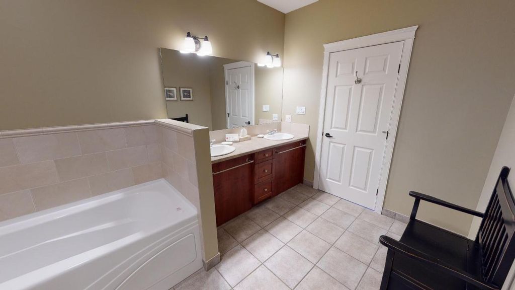 listing image 16511096488296557169